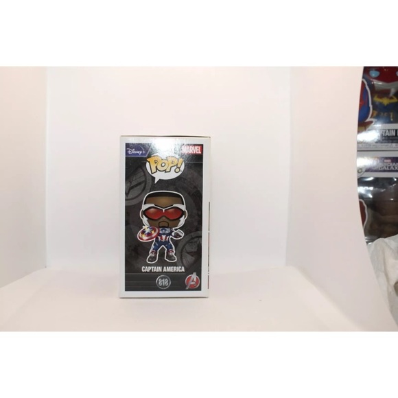 Funko Pop! Vinyl: Marvel - Captain America - Amazon (Exclusive) #818 - Picture 3 of 8